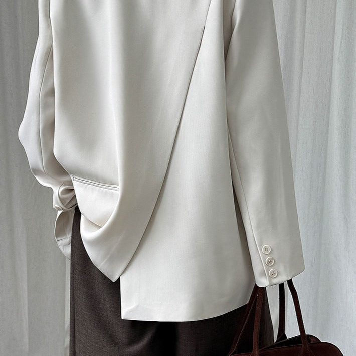 Blazer con espalda abierta y corte relajado
