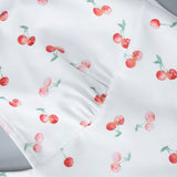 Vestido corto romántico con estampado floral campestre y escote en pico