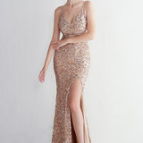 Elegante vestido de noche de terciopelo con lentejuelas
