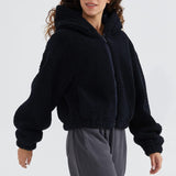 Chaqueta corta con cremallera y capucha mullida