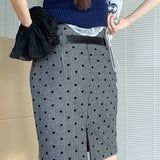 Falda midi ajustada de talle alto con lunares flocados