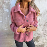 Chaqueta de mujer acogedora, vibrante y práctica.