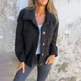 Chaqueta de mujer acogedora, vibrante y práctica.