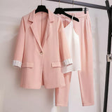 Blazer de mujer – Corte entallado – Solapa clásica – Un botón – Puños enrollados