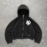 Sudadera con capucha oscura con estampado antiguo