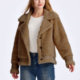 Chaqueta de piel de oveja con solapas
