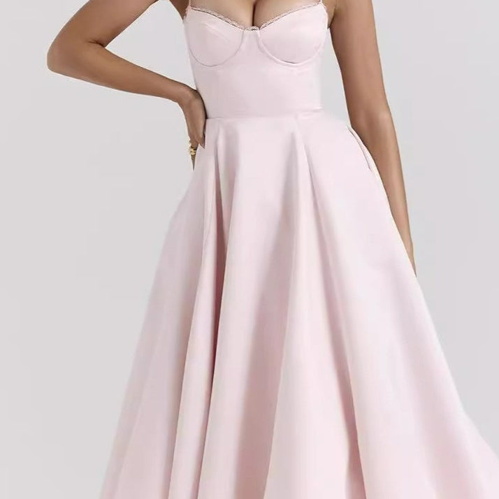 Vestido de noche largo con escote en pico y detalles abullonados