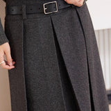 Falda plisada preppy en mezcla de lana gris oscuro