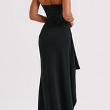 Vestido de noche sexy sin tirantes con abertura.