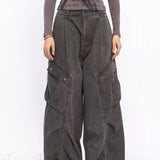Pantalones cargo de mezclilla de pierna ancha con bolsillos grandes