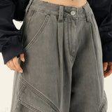 Pantalones cargo anchos y favorecedores en denim holgado