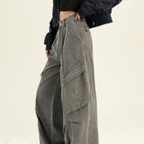 Pantalones cargo anchos y favorecedores en denim holgado