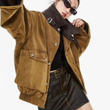 Chaqueta de trabajo con bolsillos, corte informal.