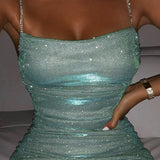 Vestido de noche ajustado con lentejuelas, bustier y fruncido.