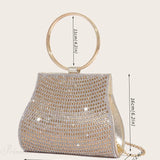 Clutch de noche nupcial adornado con pedrería y diamantes.
