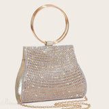 Clutch de noche nupcial adornado con pedrería y diamantes.