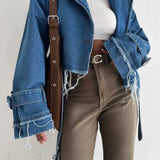 Chaqueta vaquera elegante con solapas desgastadas