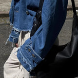 Chaqueta vaquera elegante con solapas desgastadas