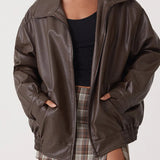 Chaqueta bomber para mujer – Corte oversize – Efecto piel lisa – Cierre con cremallera