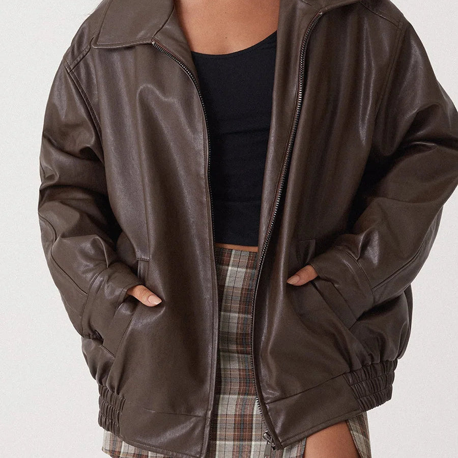 Chaqueta bomber para mujer – Corte oversize – Efecto piel lisa – Cierre con cremallera