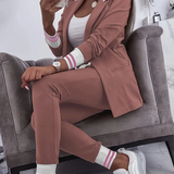 Conjunto de blazer y chándal para mujer – Corte ajustado – Detalles deportivos de rayas – Tejido de algodón transpirable