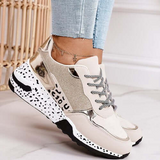 Zapatillas deportivas para mujer – Diseño texturizado – Detalles metálicos – Suela moteada – Cordones