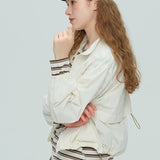 Chaqueta deportiva impermeable y ligera para senderismo y running.