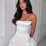 Vestido de noche sexy, sin tirantes, fruncido y ajustado.