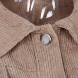 Chaqueta corta de pana con botones