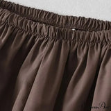 Pantalón moderno, elegante, ajustado, cómodo y versátil, de cintura alta, elástico, resistente y ligero.