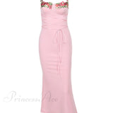 Vestido sin tirantes con bordado floral