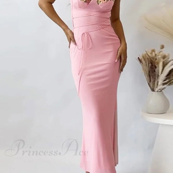 Vestido sin tirantes con bordado floral