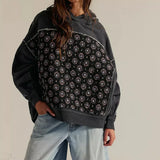 Sudadera informal con paneles bordados