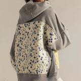 Sudadera informal con paneles bordados