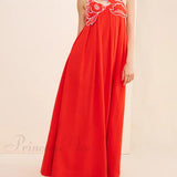 Un precioso y original vestido midi con tirantes y forma de pez.