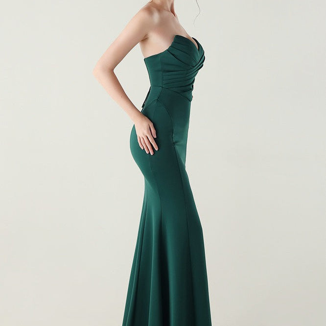 Vestido de noche plisado sin tirantes con escote corazón