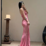 Vestido largo sin espalda con tirantes finos y estampado rosa 3D