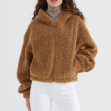 Chaqueta corta con cremallera y capucha mullida