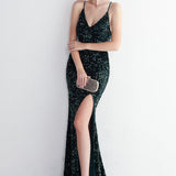 Elegante vestido de noche de terciopelo con lentejuelas