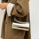 Bolso de hombro cilíndrico mini de moda para la noche.