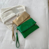 Bolso de mano tipo sobre para el Día de la Moda
