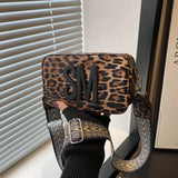 Bolso bandolera de moda con estampado de leopardo y letras
