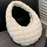 Bolso acolchado con correa de hombro plisada estilo nube