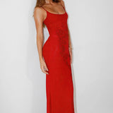 Vestido largo sexy con tirantes finos y espalda abierta adornada con diamantes de imitación.
