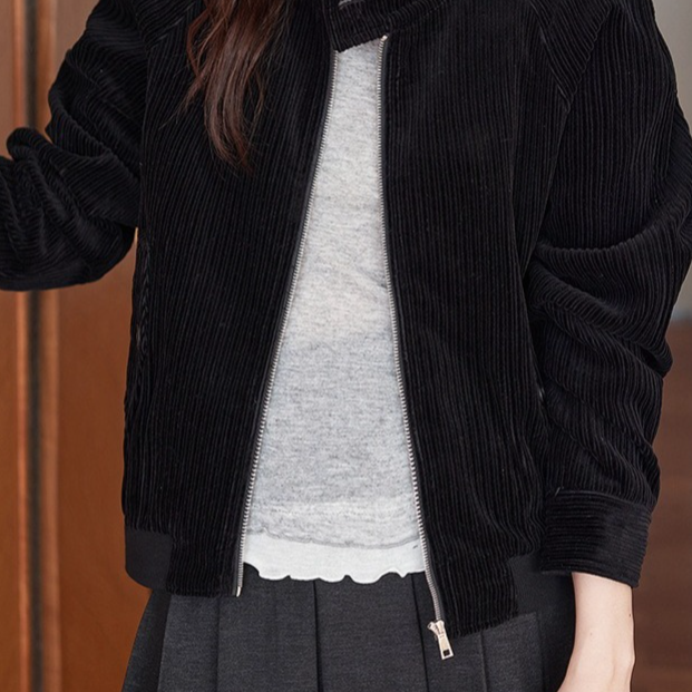 Chaqueta corta entallada de pana vintage con cuello alto