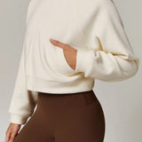 Chaqueta deportiva de yoga de polar con cuello alto y cremallera.