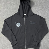 Sudadera con capucha polar con cremallera y estampado de telaraña.