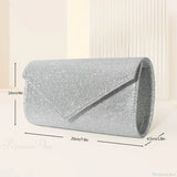Clutch de noche con lentejuelas y cadena