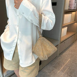 Clutch de noche con lentejuelas para cócteles o bodas.