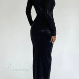 Vestido brillante con escote en pico y abertura fruncida